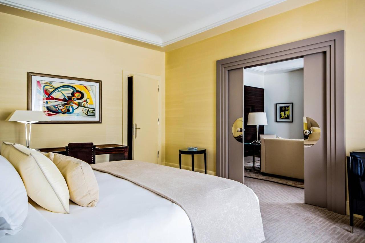 Prince De Galles, A Luxury Collection Hotel, Париж Екстериор снимка