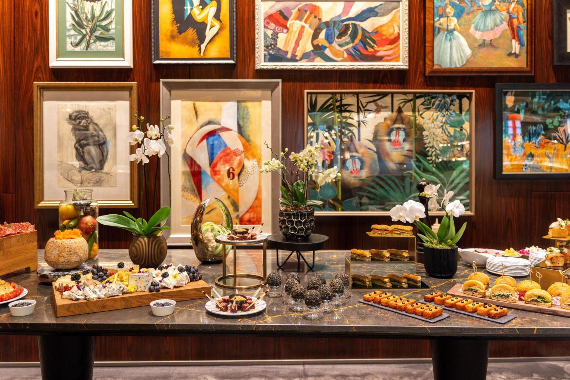 Prince De Galles, A Luxury Collection Hotel, Париж Екстериор снимка