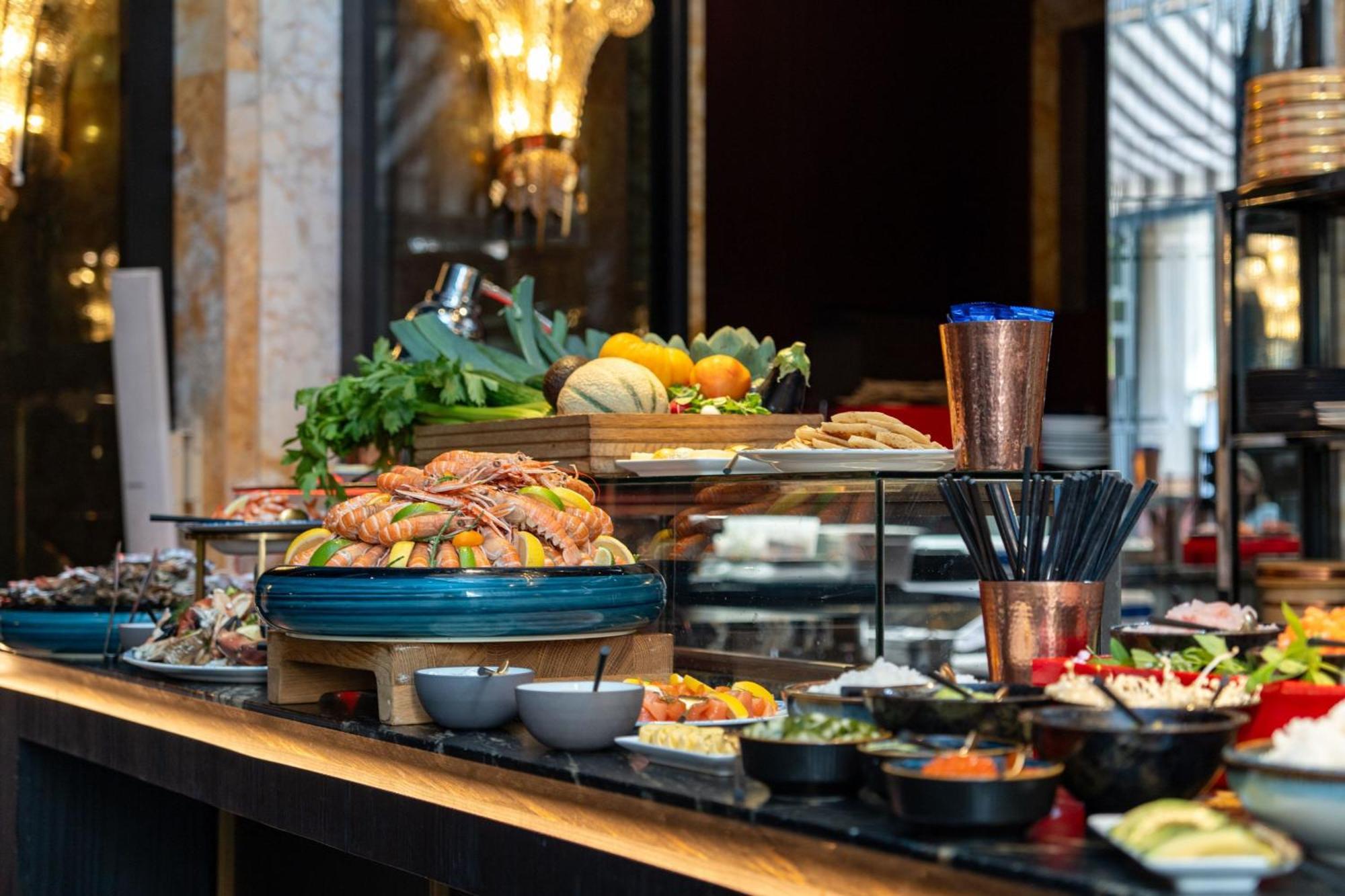 Prince De Galles, A Luxury Collection Hotel, Париж Екстериор снимка