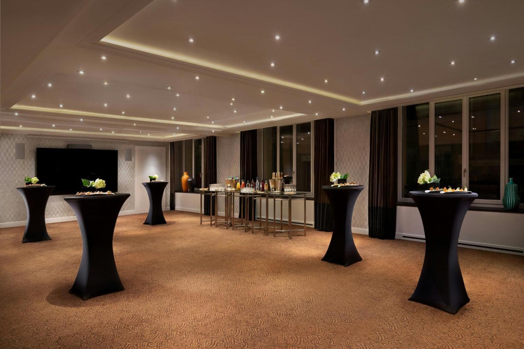 Prince De Galles, A Luxury Collection Hotel, Париж Екстериор снимка