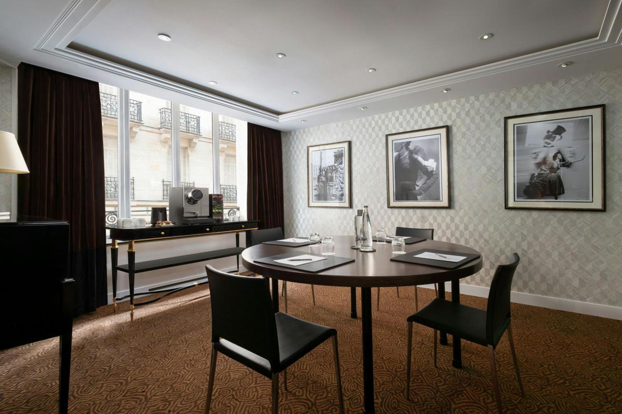 Prince De Galles, A Luxury Collection Hotel, Париж Екстериор снимка