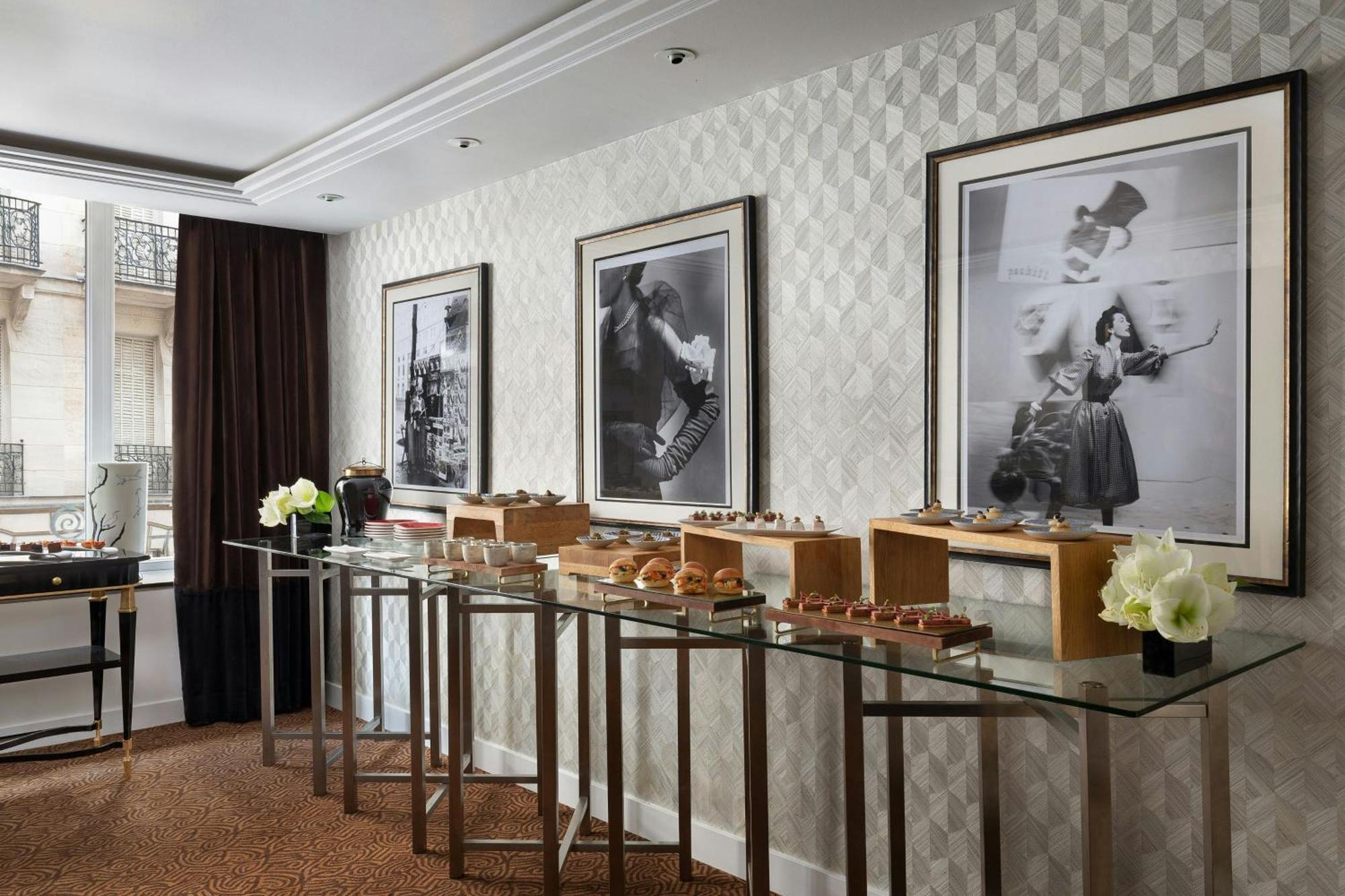 Prince De Galles, A Luxury Collection Hotel, Париж Екстериор снимка
