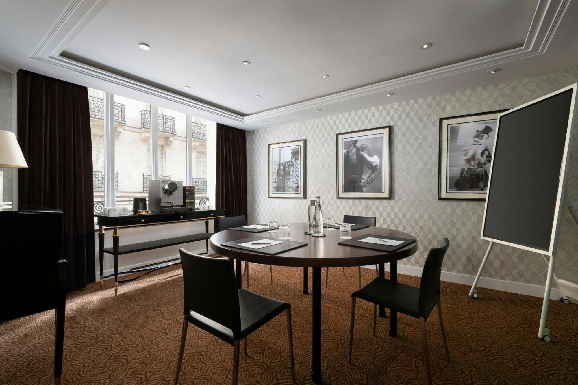 Prince De Galles, A Luxury Collection Hotel, Париж Екстериор снимка