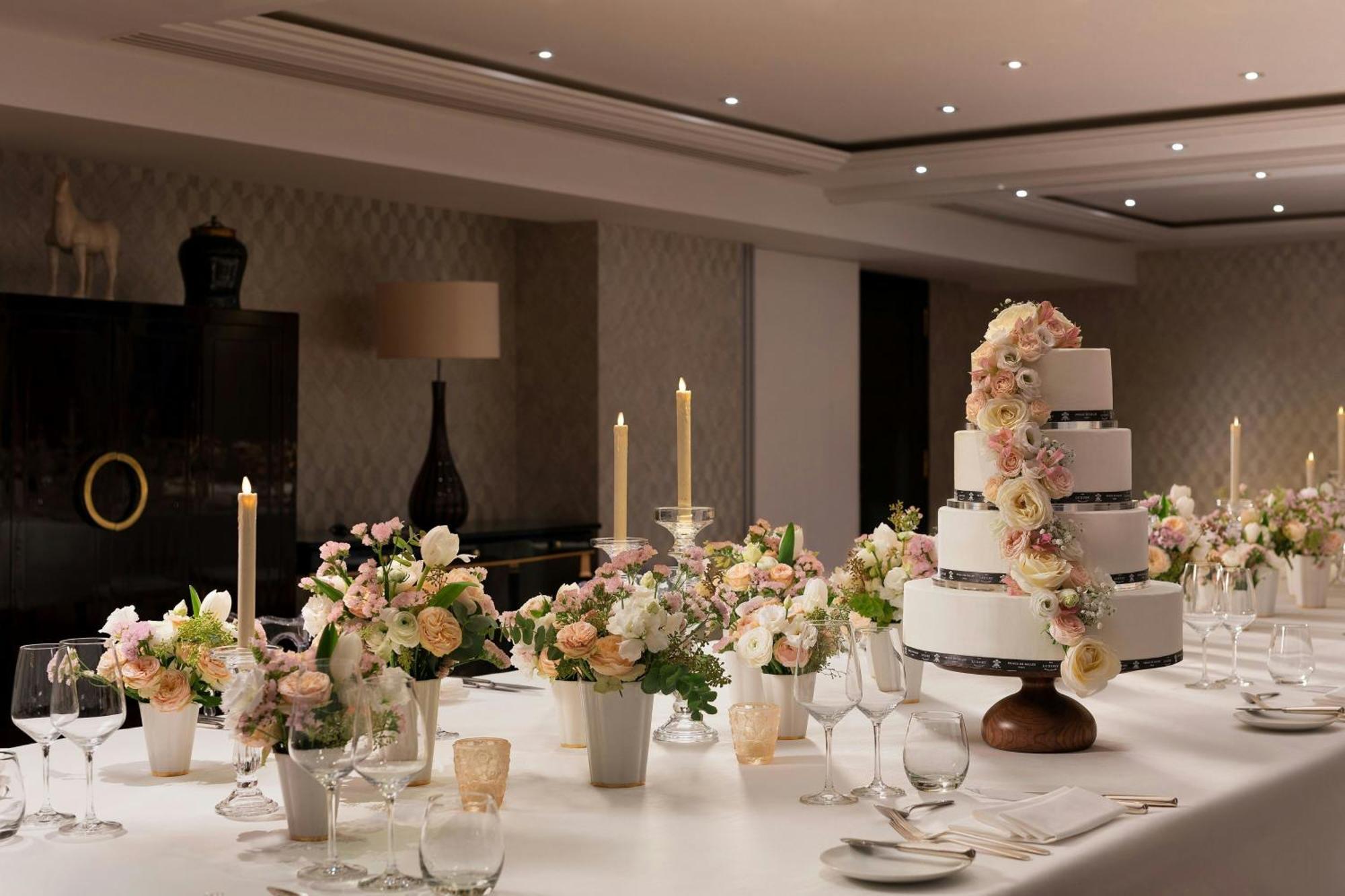 Prince De Galles, A Luxury Collection Hotel, Париж Екстериор снимка